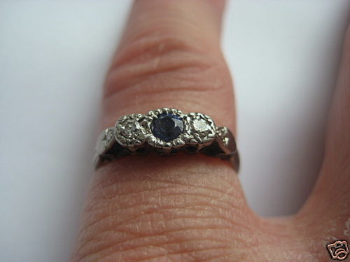 Art Deco 18ct gold diamond & sapphire ring