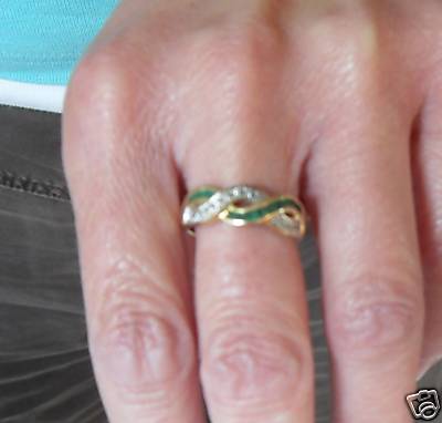 merald & Diamond 9 carat gold ring